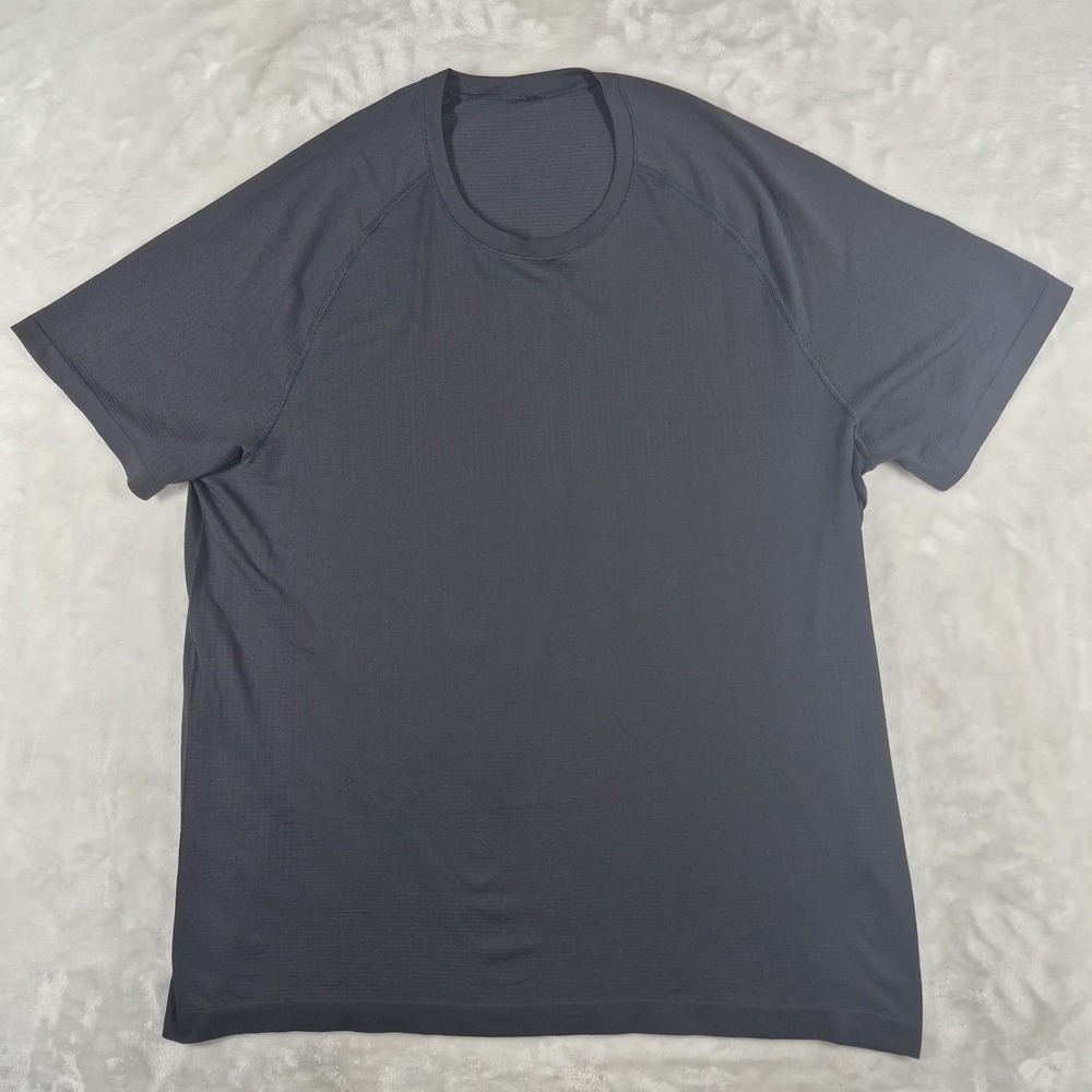 Lululemon Short Sleeve T Shirt Men's 2XL XXL Black Perforated Active Comfort Tee